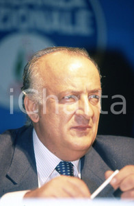 35mm vintage slide* 2002 BOLOGNA Giorgio GUAZZALOCA ritratto (7)  Diapositiva d'epoca, in formato 35 mm.CONDIZIONI: GOODNella diapositiva appare al congresso di Alleanza Nazionale.E' severamente vietata la riproduzione. Tutti i diritti sono riservati.Nella diapositiva ICharta mette in vendita, sul negozio eBay e in esclusiva sul sito "icharta" il proprio archivio composto da numerose diapositive e negativi fotografici d'epoca, tutti originali e autentici, che attraversano la storia del costume italiano tra gli la fine degli anni Sessanta e Novanta.Si tratta di uno sguardo inedito sull'attualit&agrave;, la politica, la vita quotidiana, il gossip e la cultura, che fotografa il cambiamento della nazione in quest'ultimo scorcio del XX secolo. Un'occasione unica per il mercato del collezionismo, che vede finalmente disponibile un archivio eccezionale per vastit&agrave;, tematiche e condizioni, in un settore (il negativo fotografico e la diapositiva) di assoluta novit&agrave; e dalle interessanti prospettive di investimento. GOOD/buono   originale e autentica 1