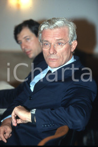 35mm vintage slide* 2000 BRESCIA sindaco Paolo CORSINI ritratto (8)  Diapositiva d'epoca, in formato 35 mm.CONDIZIONI: GOODNella diapositiva ICharta mette in vendita, sul negozio eBay e in esclusiva sul sito "icharta" il proprio archivio composto da numerose diapositive e negativi fotografici d'epoca, tutti originali e autentici, che attraversano la storia del costume italiano tra gli la fine degli anni Sessanta e Novanta.Si tratta di uno sguardo inedito sull'attualit&agrave;, la politica, la vita quotidiana, il gossip e la cultura, che fotografa il cambiamento della nazione in quest'ultimo scorcio del XX secolo. Un'occasione unica per il mercato del collezionismo, che vede finalmente disponibile un archivio eccezionale per vastit&agrave;, tematiche e condizioni, in un settore (il negativo fotografico e la diapositiva) di assoluta novit&agrave; e dalle interessanti prospettive di investimento. GOOD/buono   originale e autentica 1