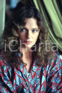 35mm vintage slide* 1985 ca ITALIA - CINEMA Jacqueline BISSET ritratto (14)  Diapositiva d'epoca, in formato 35 mm.CONDIZIONI: GOODNella diapositiva ICharta mette in vendita, sul negozio eBay e in esclusiva sul sito "icharta" il proprio archivio composto da numerose diapositive e negativi fotografici d'epoca, tutti originali e autentici, che attraversano la storia del costume italiano tra gli la fine degli anni Sessanta e Novanta.Si tratta di uno sguardo inedito sull'attualit&agrave;, la politica, la vita quotidiana, il gossip e la cultura, che fotografa il cambiamento della nazione in quest'ultimo scorcio del XX secolo. Un'occasione unica per il mercato del collezionismo, che vede finalmente disponibile un archivio eccezionale per vastit&agrave;, tematiche e condizioni, in un settore (il negativo fotografico e la diapositiva) di assoluta novit&agrave; e dalle interessanti prospettive di investimento. GOOD/buono   originale e autentica 1