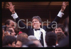 35mm vintage slide* 1992 CANNES FESTIVAL DEL CINEMA Alain DELON tra i fans (4)