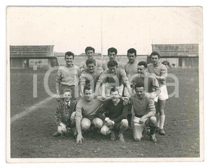 Fotografia d epoca originale 1940 ca CALCIO ITALIA Squadra amatoriale  Fotografia 9x8 cm 1
