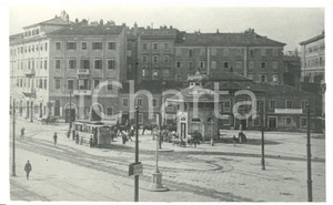 Cartolina originale da collezione 1945 ca TRIESTE Mensa ufficiali e filobus piazza OBERDAN Cartolina ANIMATA FP NV 1