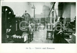 Fotografia d epoca originale 1950 MILANO Operai alle presse C.E.T. srl Costruz. elettromeccaniche telefoniche 1