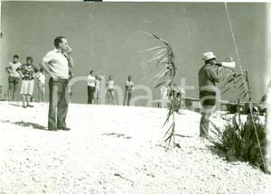 Fotografia d epoca originale 1962 PRIGIONIERE ISOLA DIAVOLO Domenico PAOLELLA Piero NUCCORINI DANNEGGIATA 1