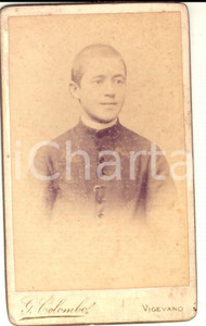 Fotografia d epoca originale 1900 ca VIGEVANO PV Ritratto di giovane seminarista Fotografia G. COLOMBO CDV 1