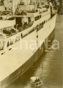 Fotografia d epoca originale 1966 LONDRA Peter COOK e Dudley MOORE si calano nel TAMIGI con un piano Foto 1