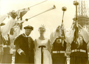Fotografia d epoca originale 1962 PARIS La fÃ©e de l ESCAUT et MERCATOR au salon nautique Tour EIFFEL Foto 1