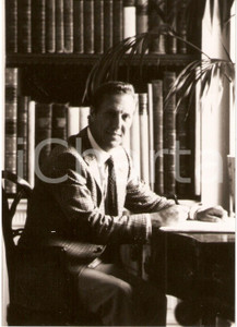 Fotografia d epoca originale 1980 circa FREDERICK FORSYTH Ritratto THE ODESSA FILE Vera fotografia 1