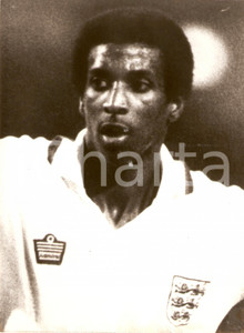 Fotografia d epoca originale 1978 INGHILTERRA Calcio MONDIALE Viv ANDERSON Ritratto difensore Fotografia 1