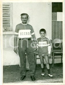 Fotografia d epoca originale 1961 OSPITALETTO DI CORMANO Squadra S.C.C.R.O.C. Coppa ACI Combattenti Ciclismo 1