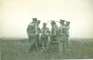 Fotografia d epoca originale 1934 NETTUNO RM Italo BALBO osserva modulatore radio BRAGANTINI Fotografia 1