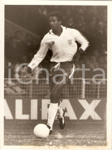 Fotografia d epoca originale 1978 INGHILTERRA vs CECOSLOVACCHIA Viv ANDERSON debutta in nazionale Fotografia 1
