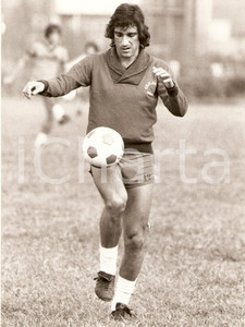 Fotografia d epoca originale 1980 ca BRASILE Calcio FLAMENGO Paulo CÃ©sar CARPEGIANI Palleggia Fotografia 1