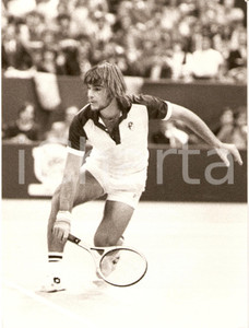 Fotografia d epoca originale 1980 circa SUDAFRICA Tennis Johan KRIEK durante un incontro Sponsor LOTTO Foto 1