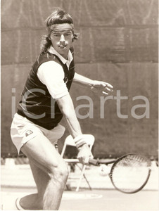 Fotografia d epoca originale 1980 circa NUOVA ZELANDA Tennis Rovescio di Chris LEWIS durante match Fotografia 1