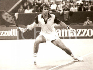 Fotografia d epoca originale 1980 MILANO Tennis RAMAZZOTTI CUP John ALEXANDER durante un match Fotografia 1