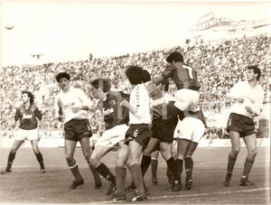 Fotografia d epoca originale 1988 CAMPIONATO Calcio BOLOGNA  PISA Hugo RUBIO colpo di testa Fotografia 1