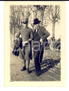 Fotografia d epoca originale 1929 ALESSANDRIA Zona ORTI Ritratto Camillo ROSSO in divisa con amico Foto 1