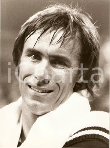 Fotografia d epoca originale 1980 ca AUSTRALIA Tennis John ALEXANDER dopo allenamento Ritratto Fotografia 1