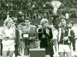 Fotografia d epoca originale 1980 ca MILANO Tennis Vitas GERULAITIS Gene MAYER al Torneo MILAN INDOOR Foto 1