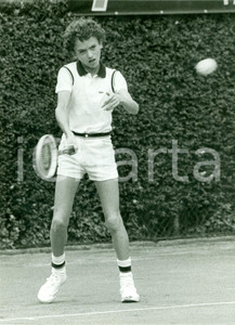 Fotografia d epoca originale 1980 ca TENNIS Giovane Tarik BENHABILES si allena Fotografia 1