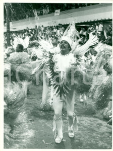Fotografia d epoca originale 1983 RIO DE JANEIRO Calcio Leovegildo JUNIOR sfilata Carnevale MANGUEIRA Foto 1