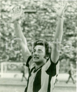 Fotografia d epoca originale 1973 URUGUAY Calcio Ferdinando MORENA esulta maglia PENAROL Fotografia 1