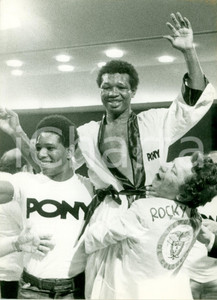 Fotografia d epoca originale 1976 BOXE Il pugile vittorioso Rodrigo VALDEZ Fotografia 1