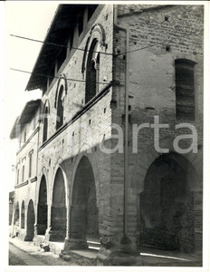 Fotografia d epoca originale 1970 VAL DI SUSA AVIGLIANA TO Prospettiva di Casa SENORE sec. XIV Foto HAUS 1