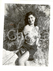 Fotografia d epoca originale 1965 ca USA  EROTICA VINTAGE Smiling woman posing in wild nature PHOTO 1
