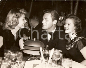 Fotografia d epoca originale 1950 HOLLYWOOD Mocambo nightclub Shirley TEMPLE John AGAR Barbara LAWRENCE Photo 1