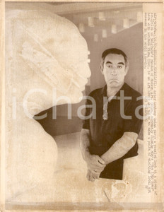 Fotografia d epoca originale 1967 BELGRADE Anthony QUINN visits Museum of Modern Art Telefoto 1
