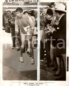 Fotografia d epoca originale 1963 WHO S MINDING THE STORE? Jerry LEWIS run the marathon Photo 1