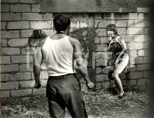 Fotografia d epoca originale 1962 LA SMANIA ADDOSSO Annette STROYBERG braccata da GÃ©rard BLAIN Foto di scena 1