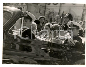 Fotografia d epoca originale 1950 ca LONDON La regina Elisabetta in auto con Filippo di Edimburgo e i figli 1