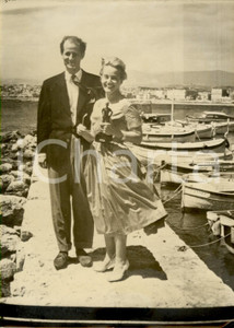Fotografia d epoca originale 1957 CANNES Maria SCHELL  e Horst HACHLER ricevono Oscar cinema BELGIO 1
