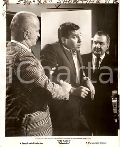Fotografia d epoca originale 1964 THE PATSY Jerry LEWIS dragged back by Keenan WYNN and Phil HARRIS Photo 1