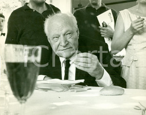 Fotografia d epoca originale 1965 ca VENEZIA Giuseppe UNGARETTI al Festival Fotografia 1