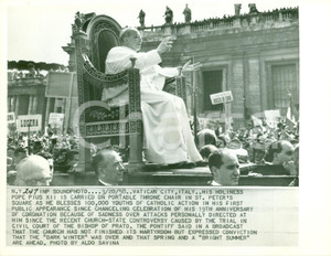 Fotografia d epoca originale 1958 ROMA Papa PIO XII benedice centomila giovani AZIONE CATTOLICA Fotografia 1