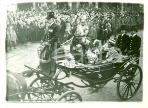 Fotografia d epoca originale 1930 TORINO Principe UMBERTO II e Maria JosÃ© di SAVOIA dopo il matrimonio FOTO 1