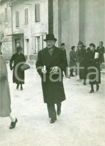 Fotografia d epoca originale 1941 LE PRADET F Generale Maxime WEYGAND esce dalla Messa Fotografia 1
