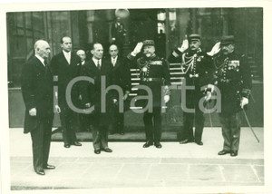 Fotografia d epoca originale 1937 PARIS Re Giorgio II di GRECIA all ELISEO con André DE FOUQUIERES Foto 1 1