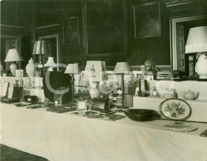 Fotografia d epoca originale 1935 LONDON Regali di nozze per Duca di GLOUCESTER Alice SCOTT St. JAMES PALACE 1