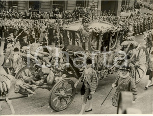 Fotografia d epoca originale 1953 LONDON Processione di incoronazione di ELISABETTA II in TRAFALGAR SQUARE 1
