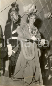 Fotografia d epoca originale 1950 PARIS Odile VERSOIS alla prima del film ANCIENS DE SAINTLOUP Foto 1