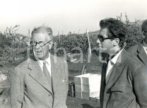 Fotografia d epoca originale 1962 MANZIANA RM Re GUSTAVO VI DI SVEZIA visita gli scavi con collaboratore 1