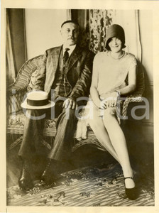 Fotografia d epoca originale 1930 ca BOSTON USA John J. WHITE e figlia ELEANOR attendono Michael MACWHITE 1