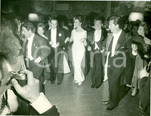 Fotografia d epoca originale 1960 ca ROMA Emilio PUCCI Rudy CRESPI ballano hully gully a una festa FOTOGRAFIA 1