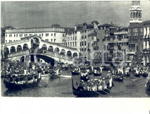 Fotografia d epoca originale 1978 VENEZIA Regata Storica al passaggio del PONTE DI RIALTO Foto 1