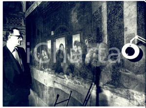 Fotografia d epoca originale 1978 MILANO Carlo BERTELLI osserva Ultima Cena LEONARDO danneggiata da muffe 1